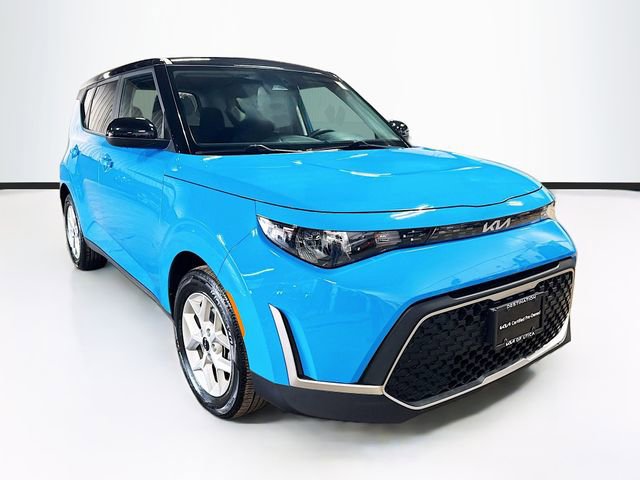 Used 2023 Kia Soul S FWD image 1