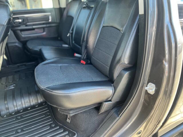 Used 2018 RAM 2500 Big Horn w/ Sport Appearance Group image 17