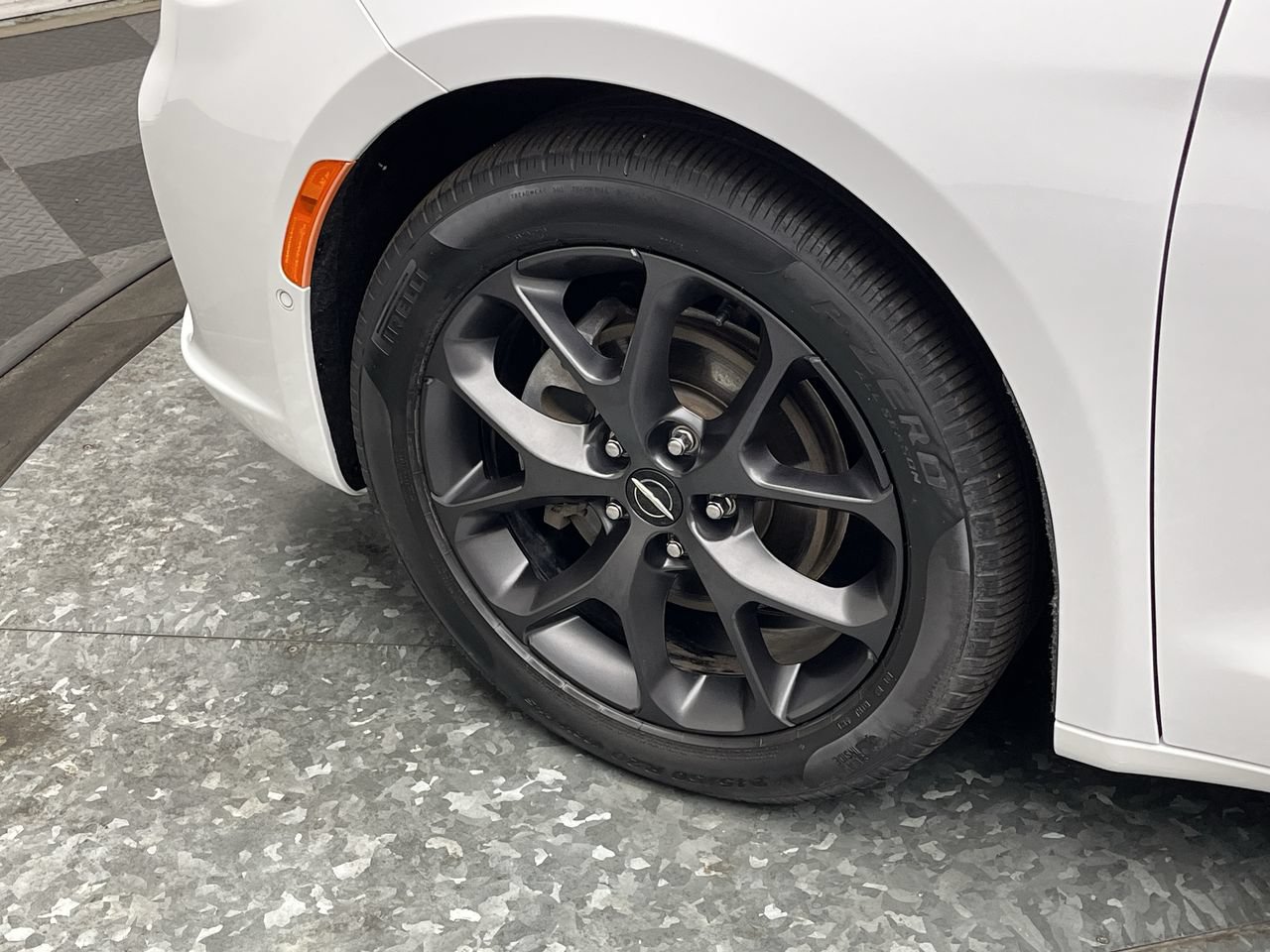 Used 2022 Chrysler Pacifica Limited w/ S Appearance Package FWD image 35