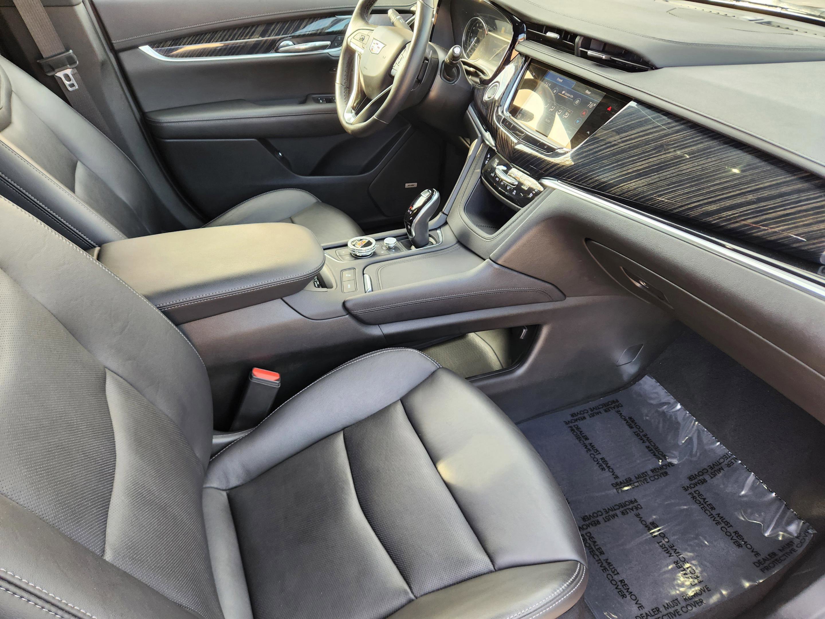 Used 2023 Cadillac XT6 Premium Luxury image 11