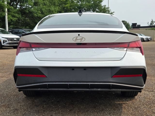 New 2026 Hyundai Elantra SEL Sport FWD image 15