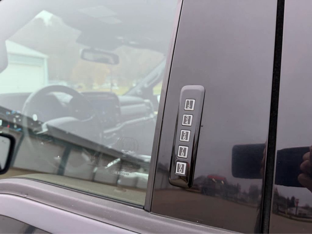 Used 2023 Ford F150 Lariat w/ Equipment Group 502A High image 18