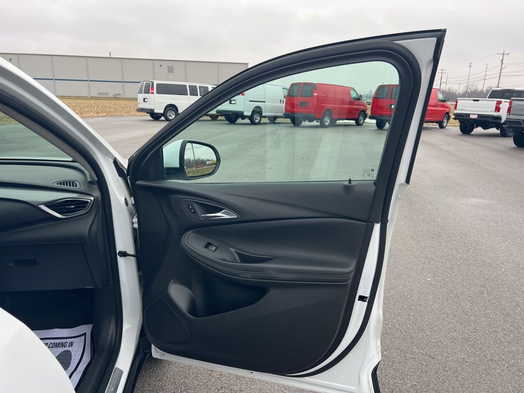 Used 2022 Buick Encore GX Preferred w/ Cold Weather Comfort Package image 25