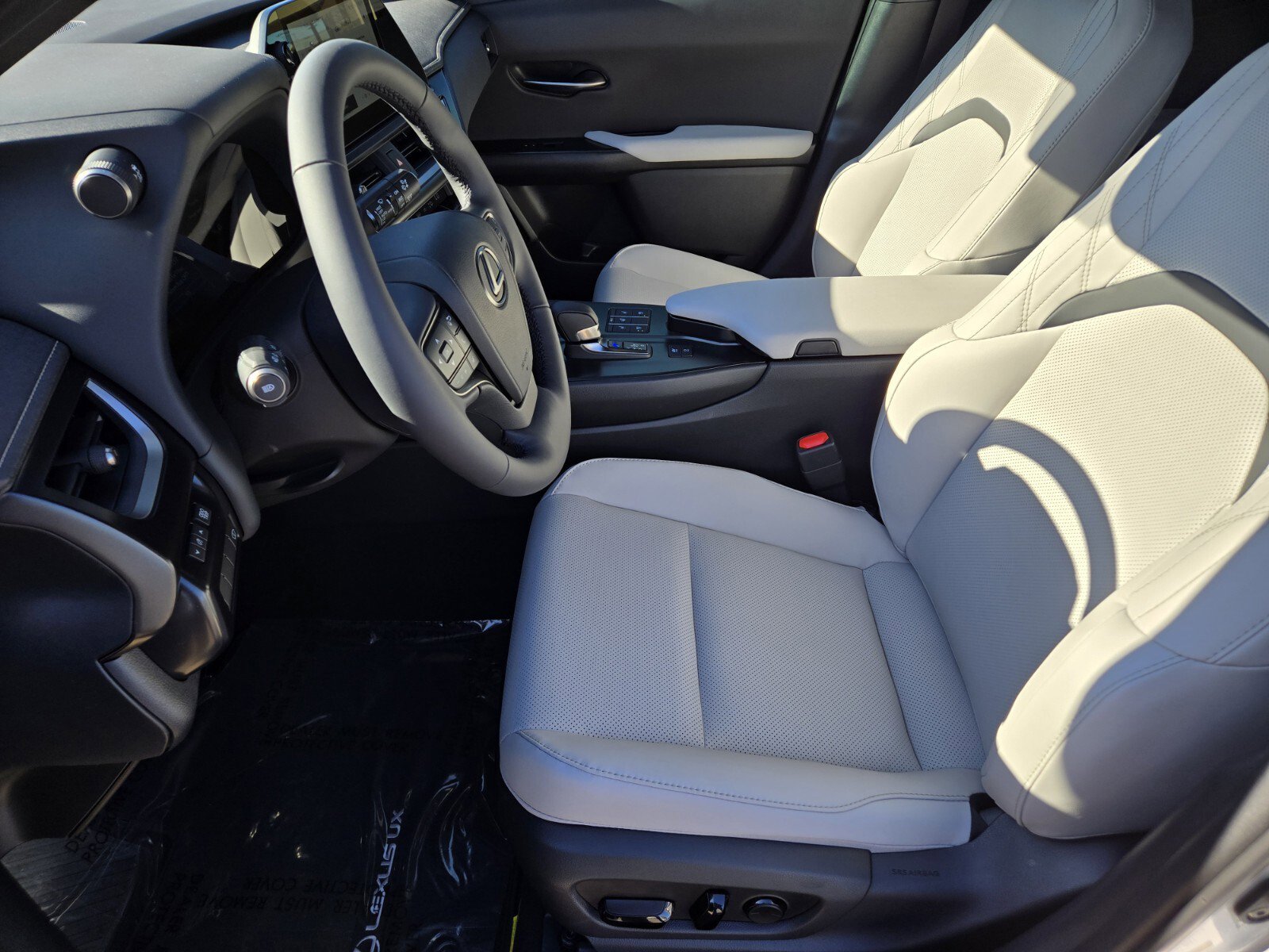 New 2026 Lexus UX 300h AWD image 6