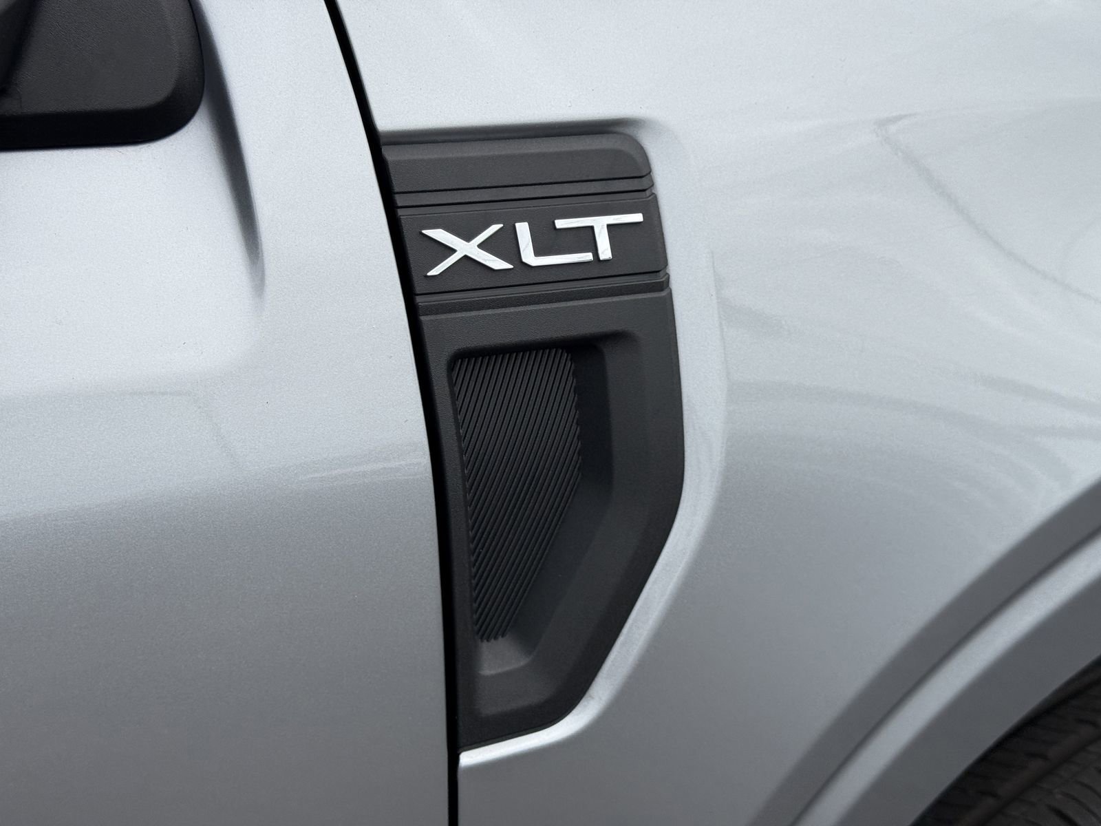 Certified 2024 Ford Maverick XLT image 9