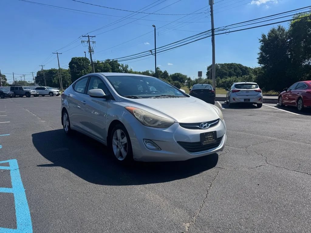 Used 2013 Hyundai Elantra GLS w/ Preferred Pkg FWD image 4