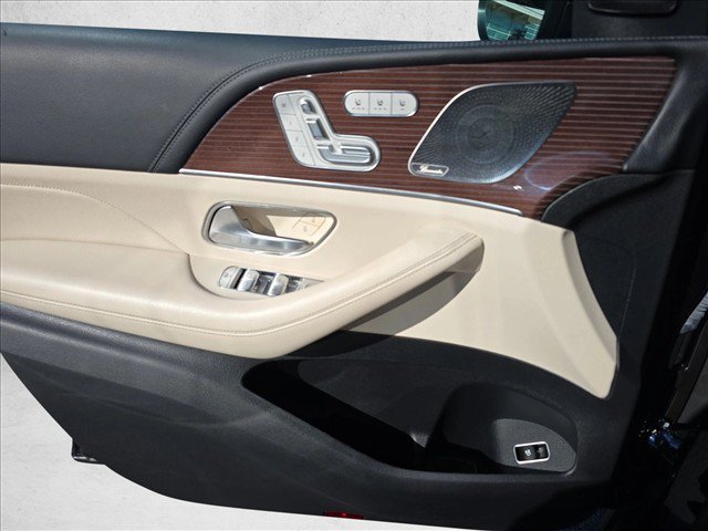 Used 2021 Mercedes-Benz GLS 450 4MATIC image 27