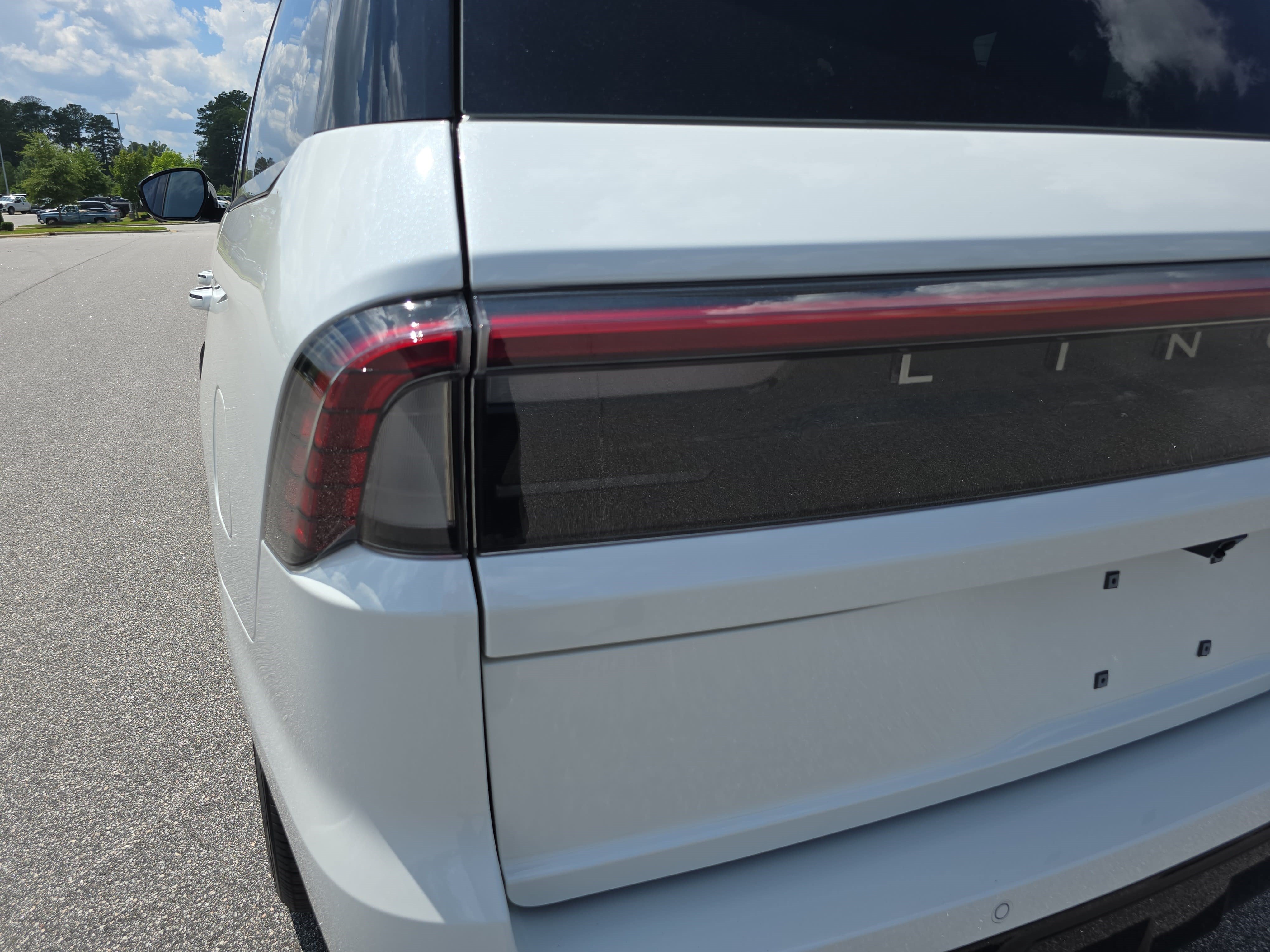 New 2027 Lincoln Navigator Reserve w/ Jet Appearance Package AWD/4WD image 35