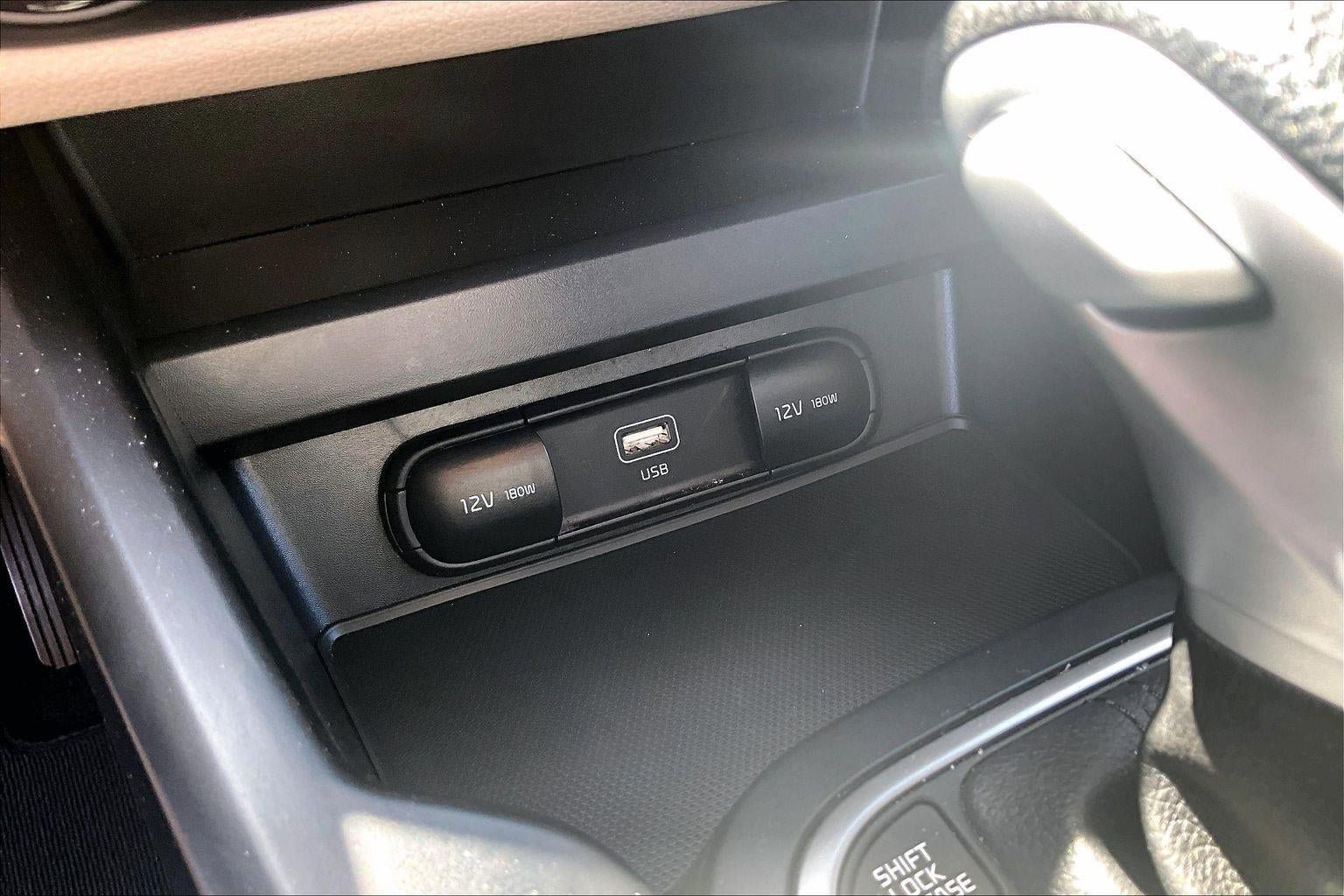 Used 2025 Kia Soul LX FWD image 16