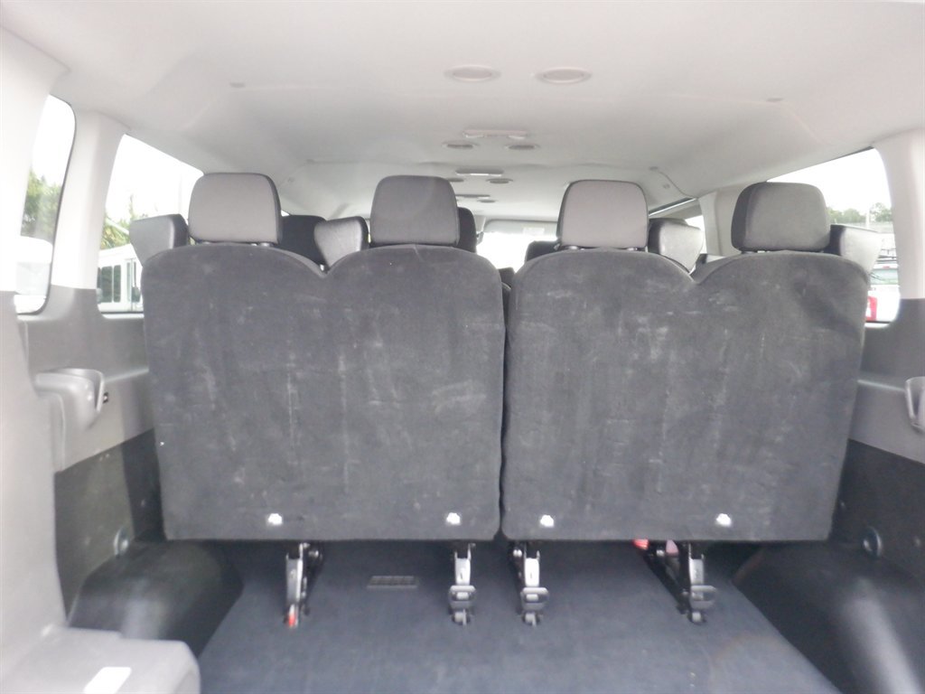 Used 2023 Ford Transit 350 XLT image 7