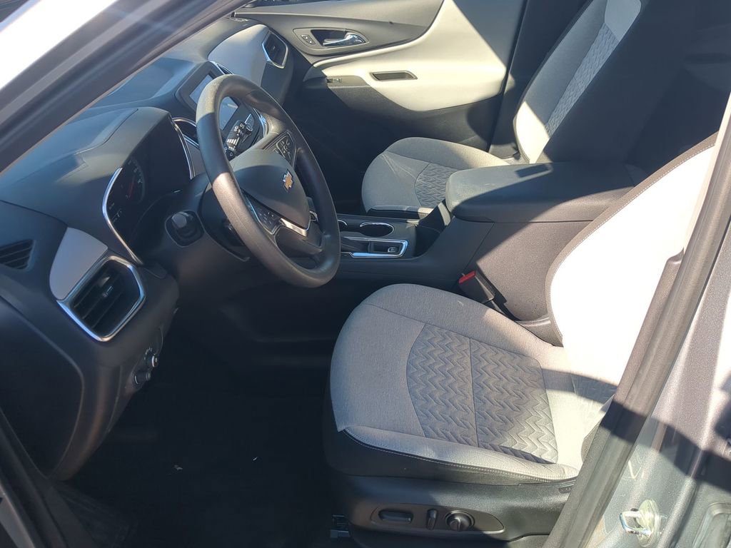 Used 2023 Chevrolet Equinox LS image 18