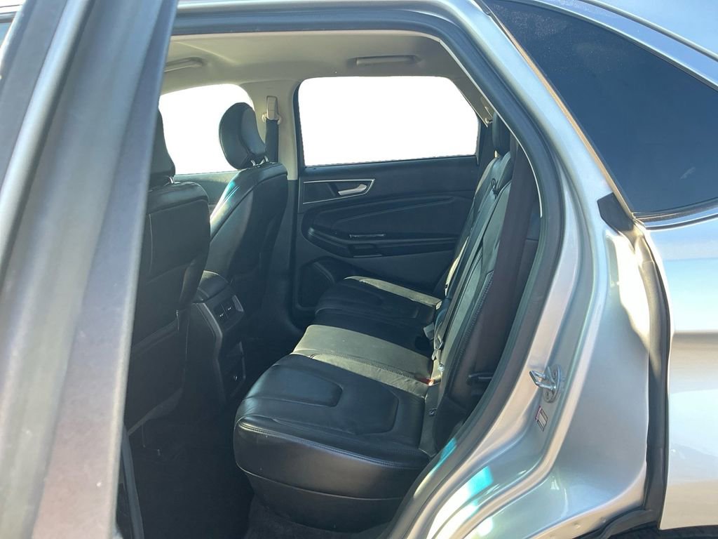 Used 2016 Ford Edge Titanium image 21