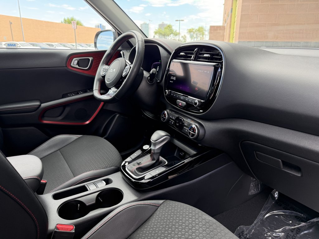 Used 2025 Kia Soul GT-Line w/ GT-Line Technology Package FWD image 39