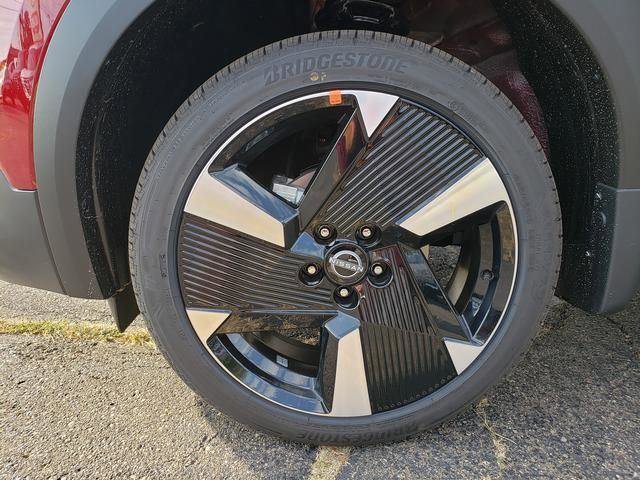 New 2026 Nissan Kicks SR w/ Cold Weather Package AWD/4WD image 22