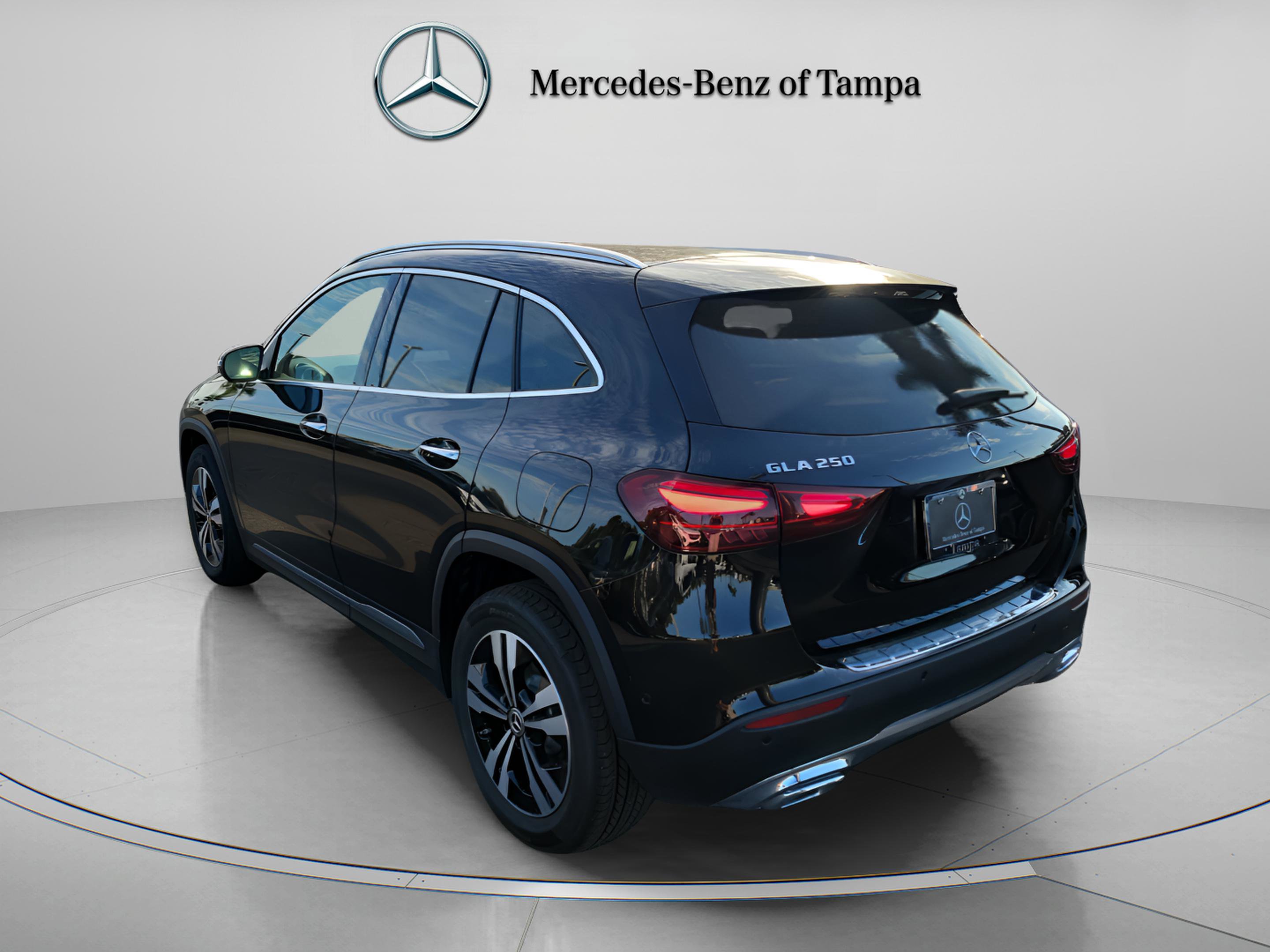 Certified 2025 Mercedes-Benz GLA 250 image 3
