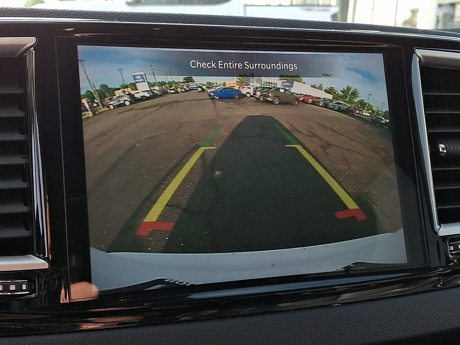 Used 2023 Chrysler Pacifica Touring-L FWD image 20