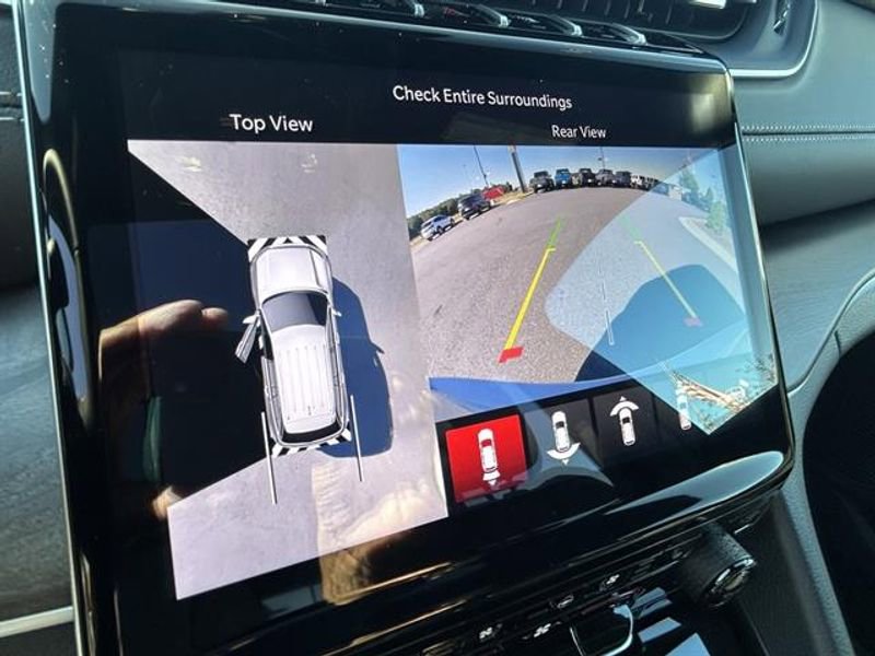 New 2025 Jeep Grand Cherokee Limited w/ Luxury Tech Group II RWD image 14