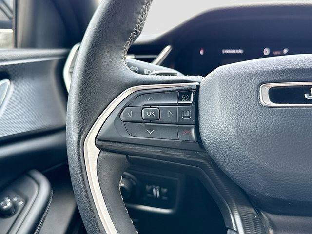 Used 2024 Jeep Grand Cherokee Altitude RWD image 33