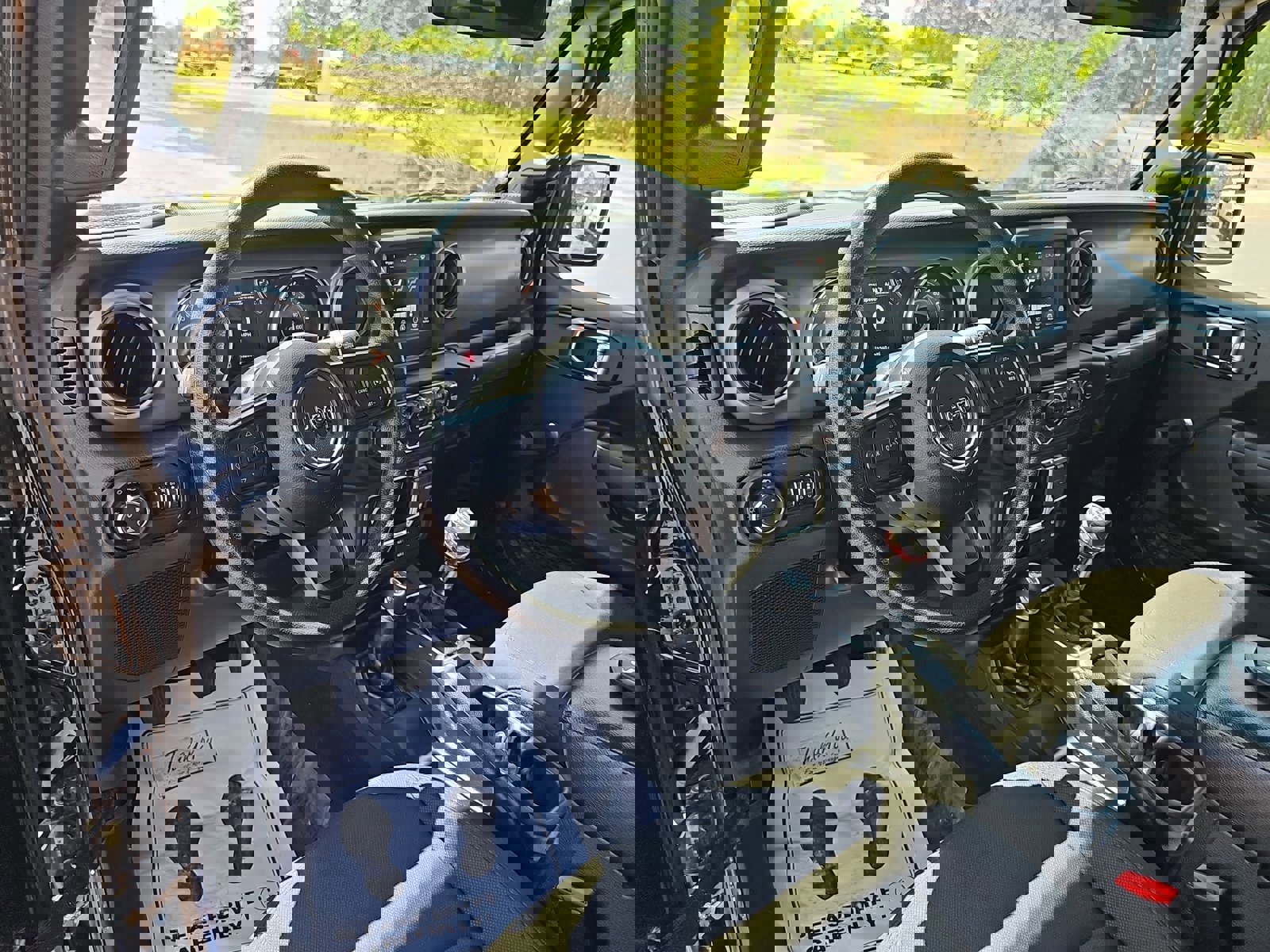 Used 2022 Jeep Gladiator Sport AWD/4WD image 16