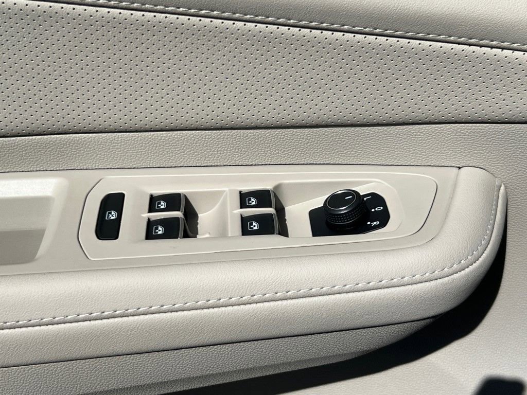 New 2026 Volkswagen Atlas SE image 15