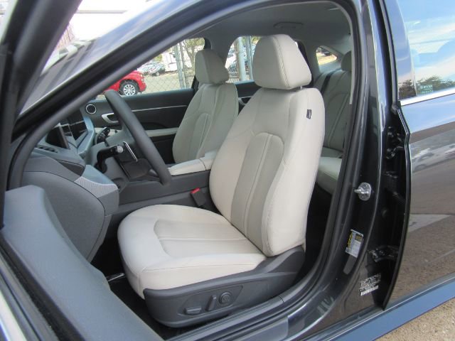 Used 2025 Hyundai Sonata SEL image 16