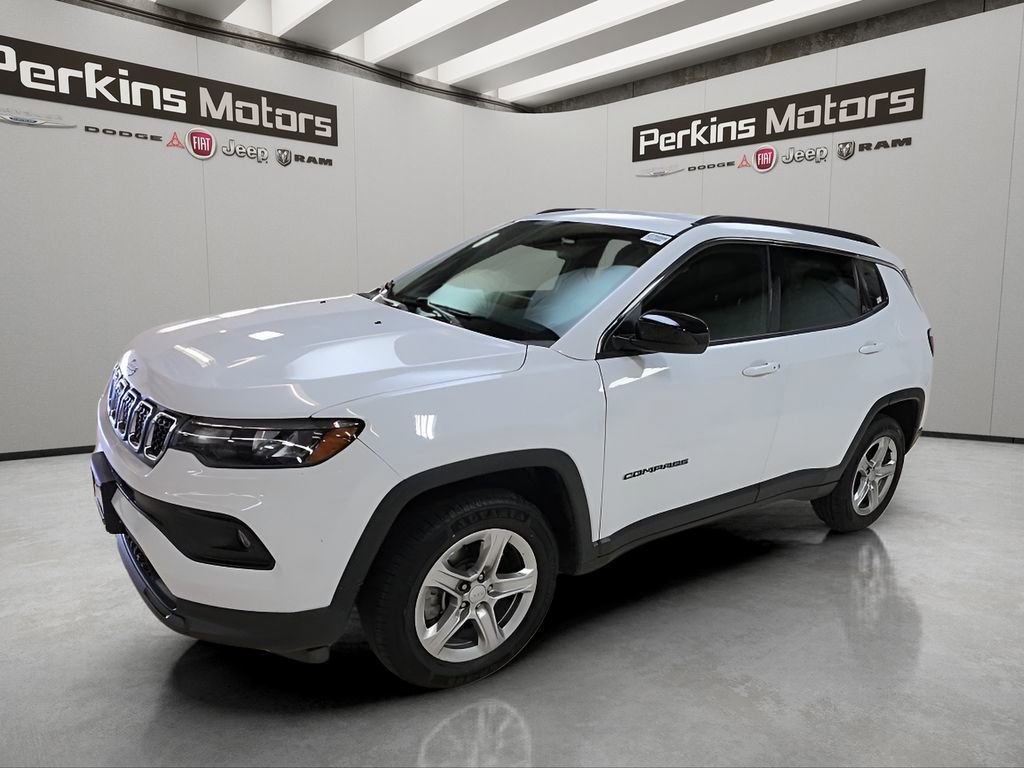 Used 2024 Jeep Compass Latitude image 1