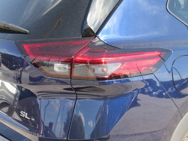 Certified 2025 Nissan Rogue SL FWD image 13