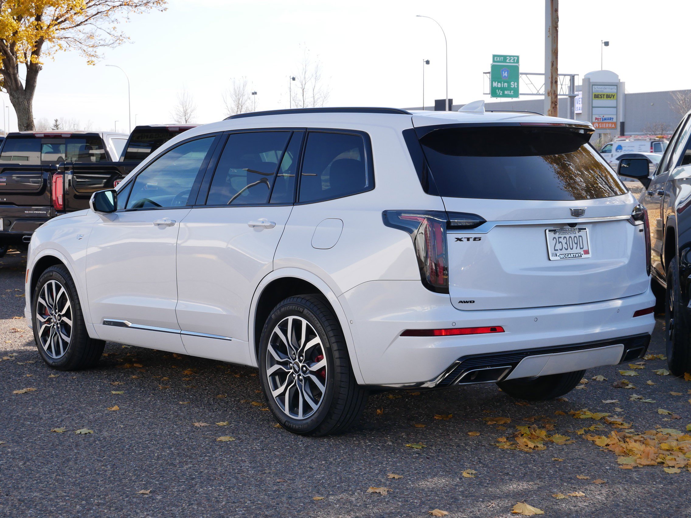 Used 2024 Cadillac XT6 Sport w/ Platinum Package image 7