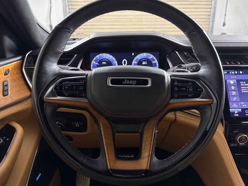 Used 2021 Jeep Grand Cherokee L Summit AWD/4WD image 17