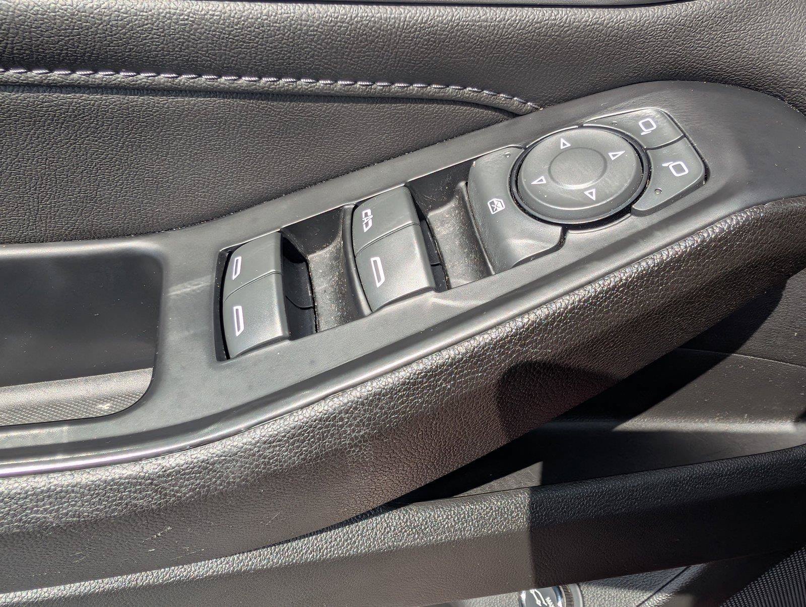 Certified 2023 Chevrolet Traverse LT FWD image 29