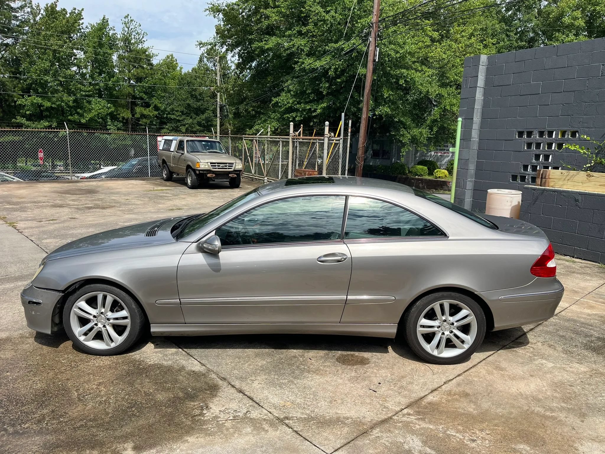 Used 2006 Mercedes-Benz CLK 350 Coupe image 2