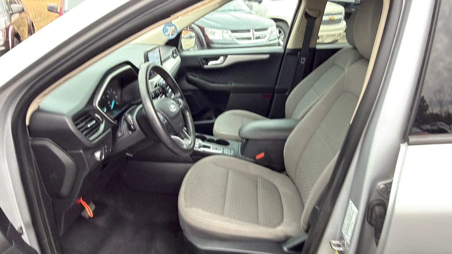 Used 2020 Ford Escape SE image 3