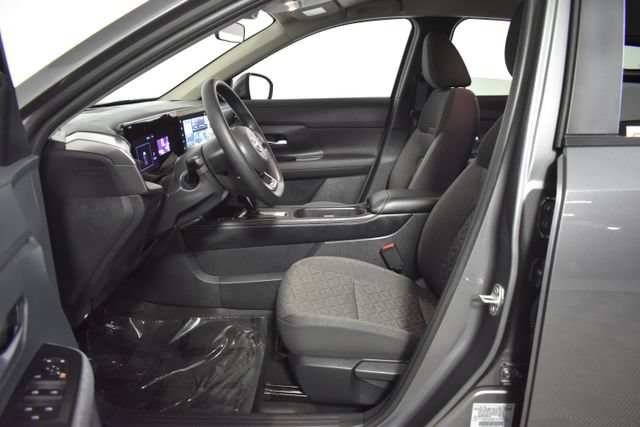 Certified 2025 Nissan Kicks SV AWD/4WD image 11