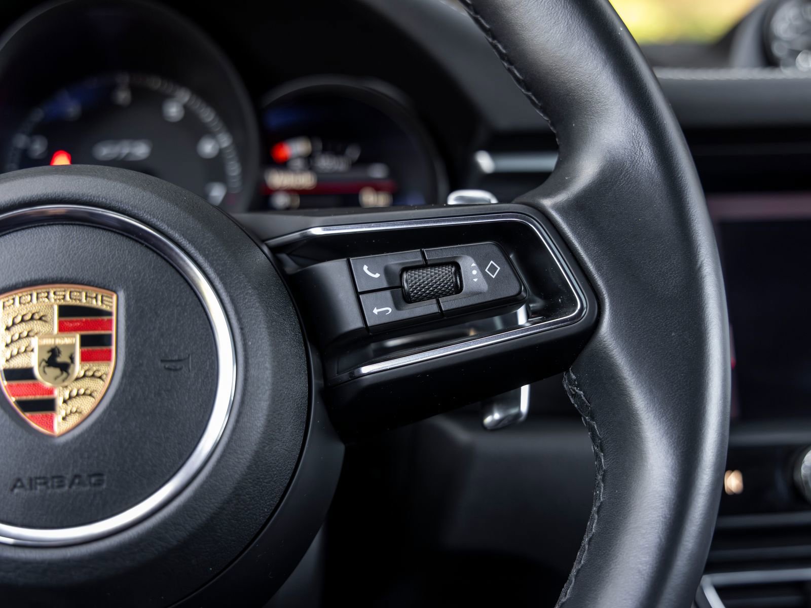 Certified 2023 Porsche Macan GTS AWD/4WD image 32