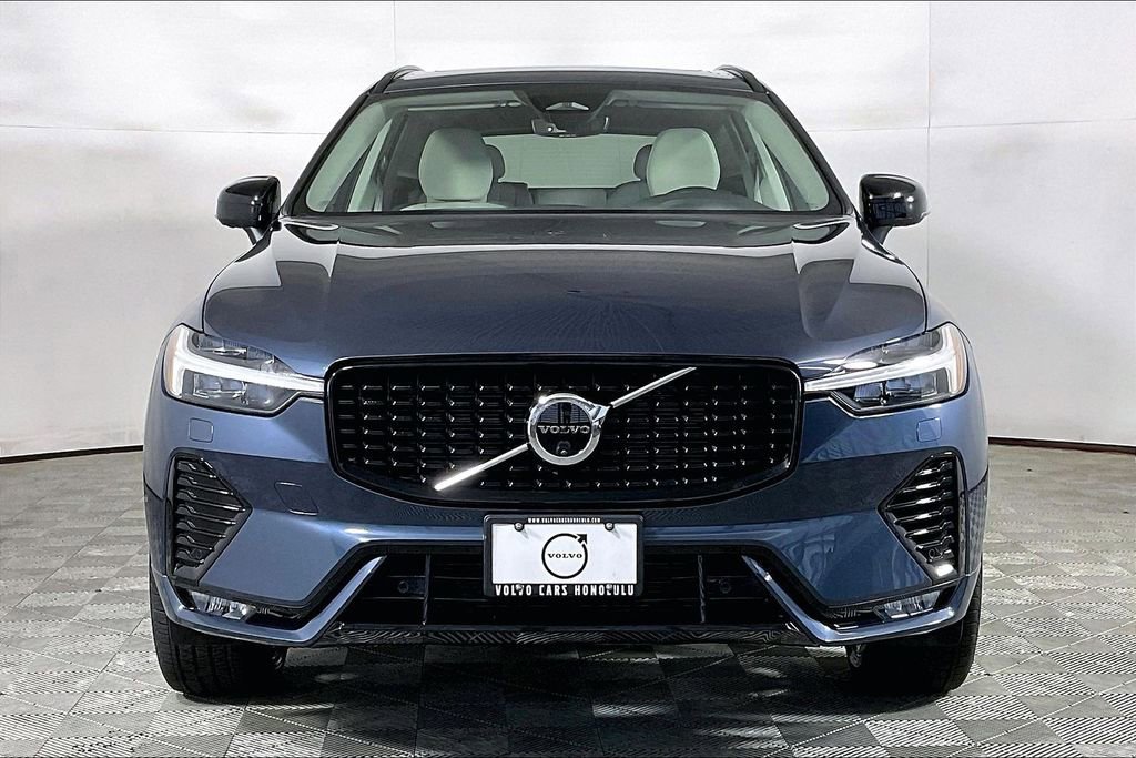 Used 2025 Volvo XC60 B5 Plus w/ Protection Package Premier image 2