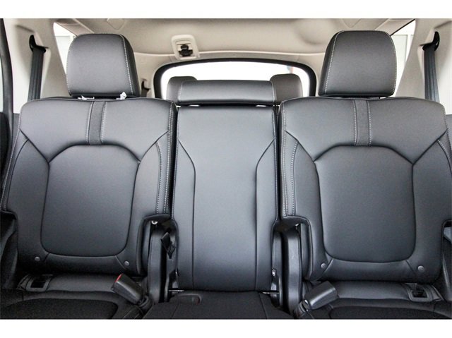 New 2025 Honda Pilot Touring image 13