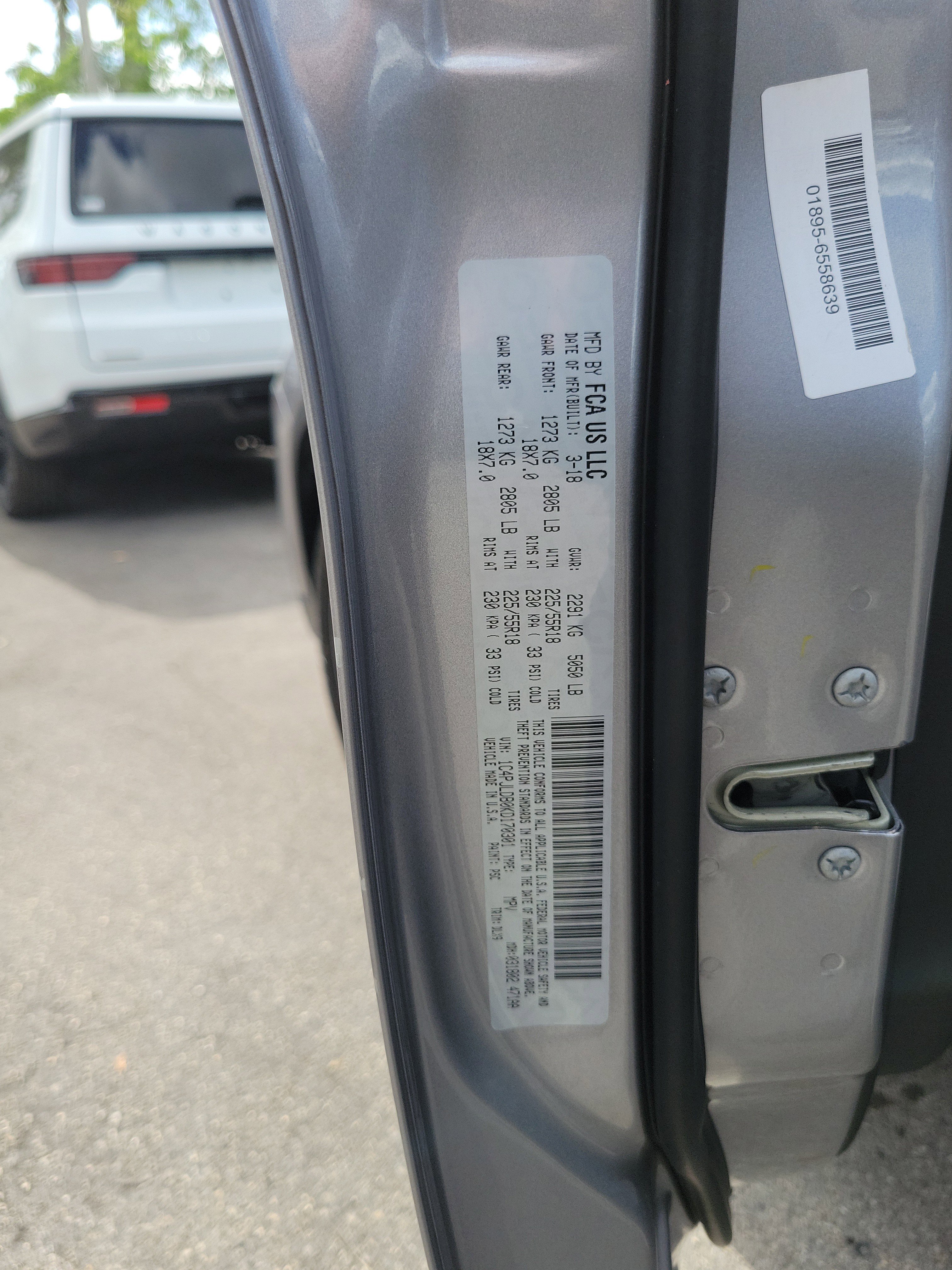 Used 2019 Jeep Cherokee Limited FWD image 31