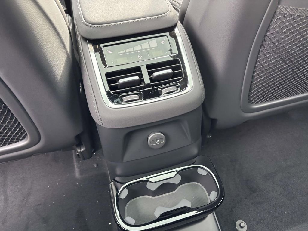 New 2026 Volvo XC90 T8 Ultra w/ Protection Package Premier image 32