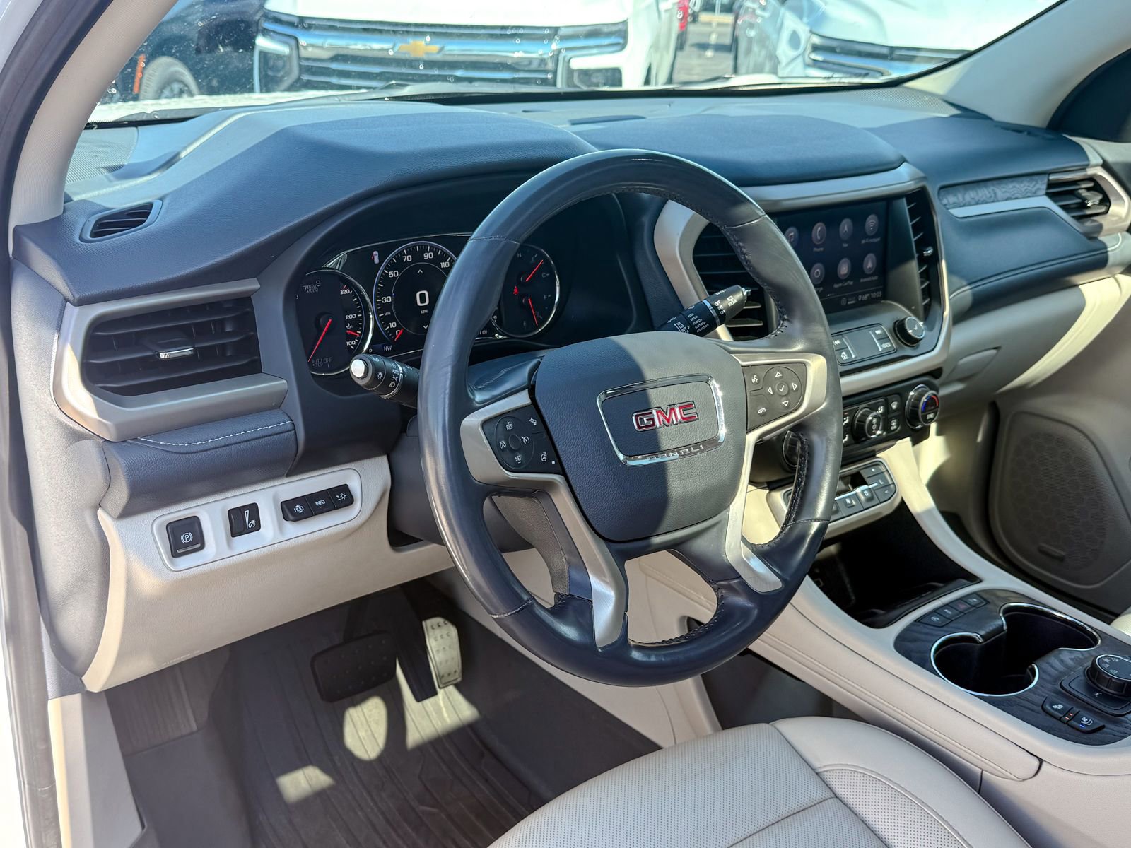 Used 2020 GMC Acadia Denali w/ Technology Package AWD/4WD image 17