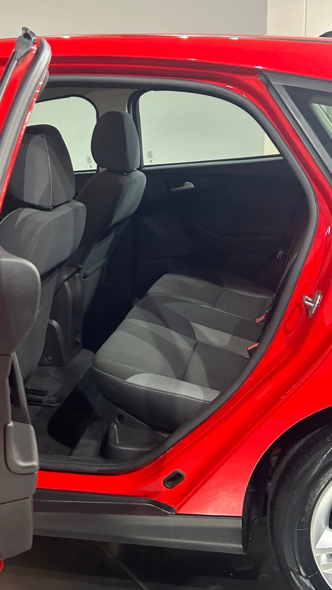 Used 2013 Ford Focus SE FWD image 38