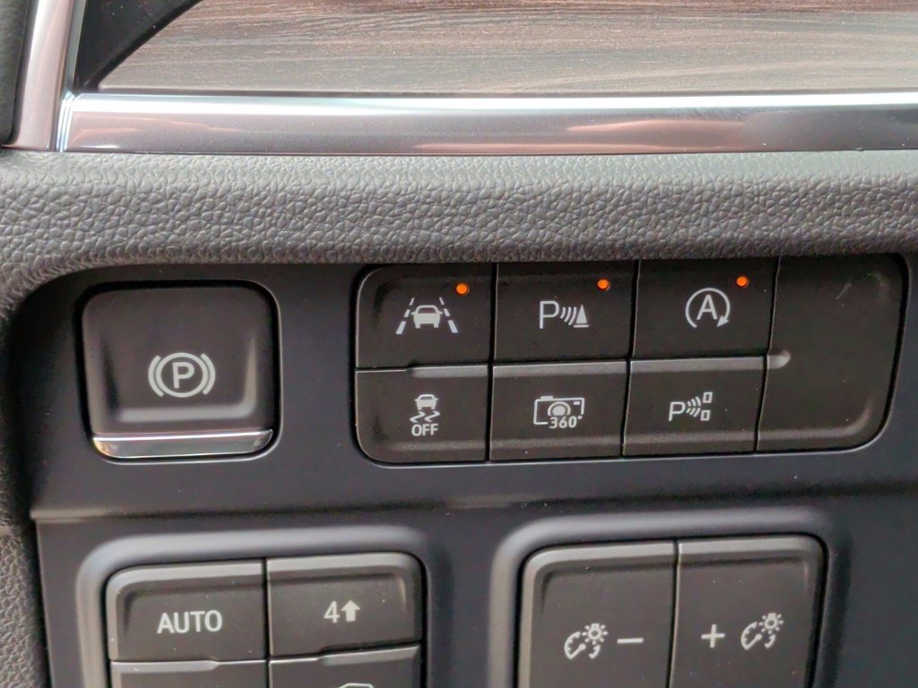 New 2026 Chevrolet Tahoe LT w/ Comfort Package AWD/4WD image 16