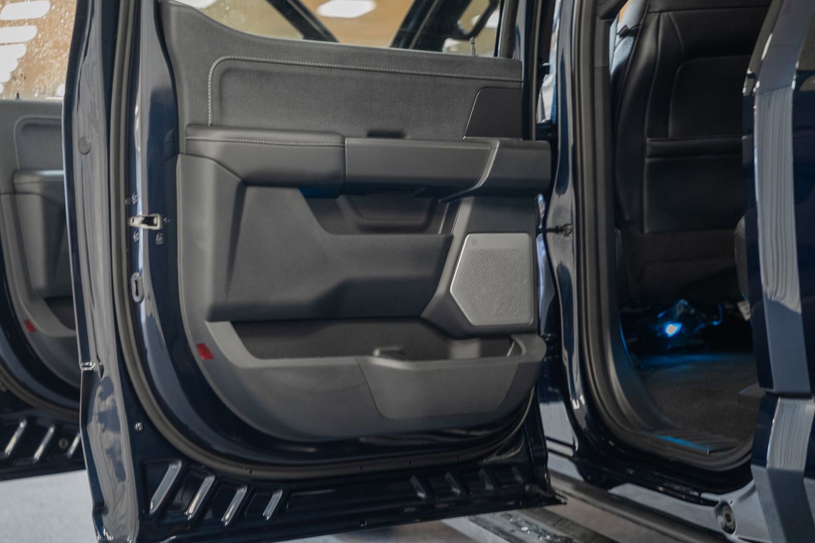 Used 2024 Ford F150 Lariat w/ Equipment Group 502A High image 45