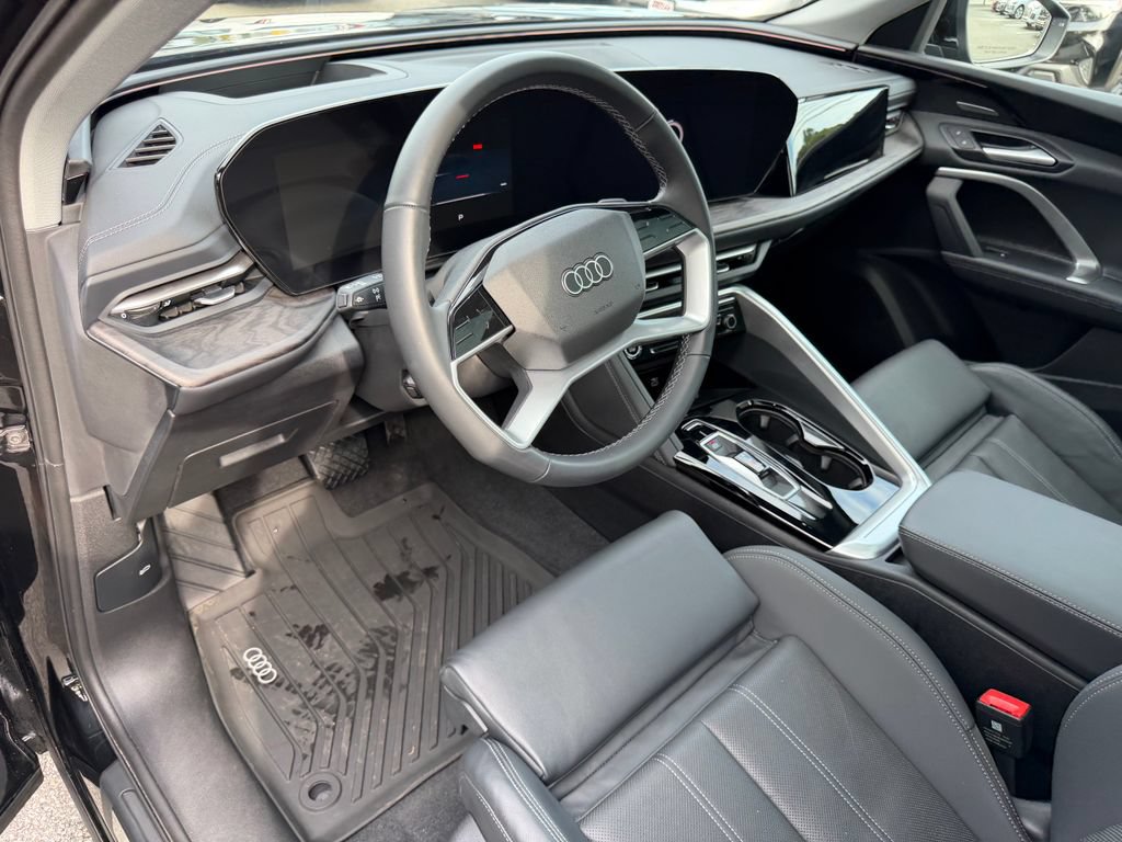 Used 2025 Audi Q5 Premium Plus w/ Premium Plus AWD/4WD image 16