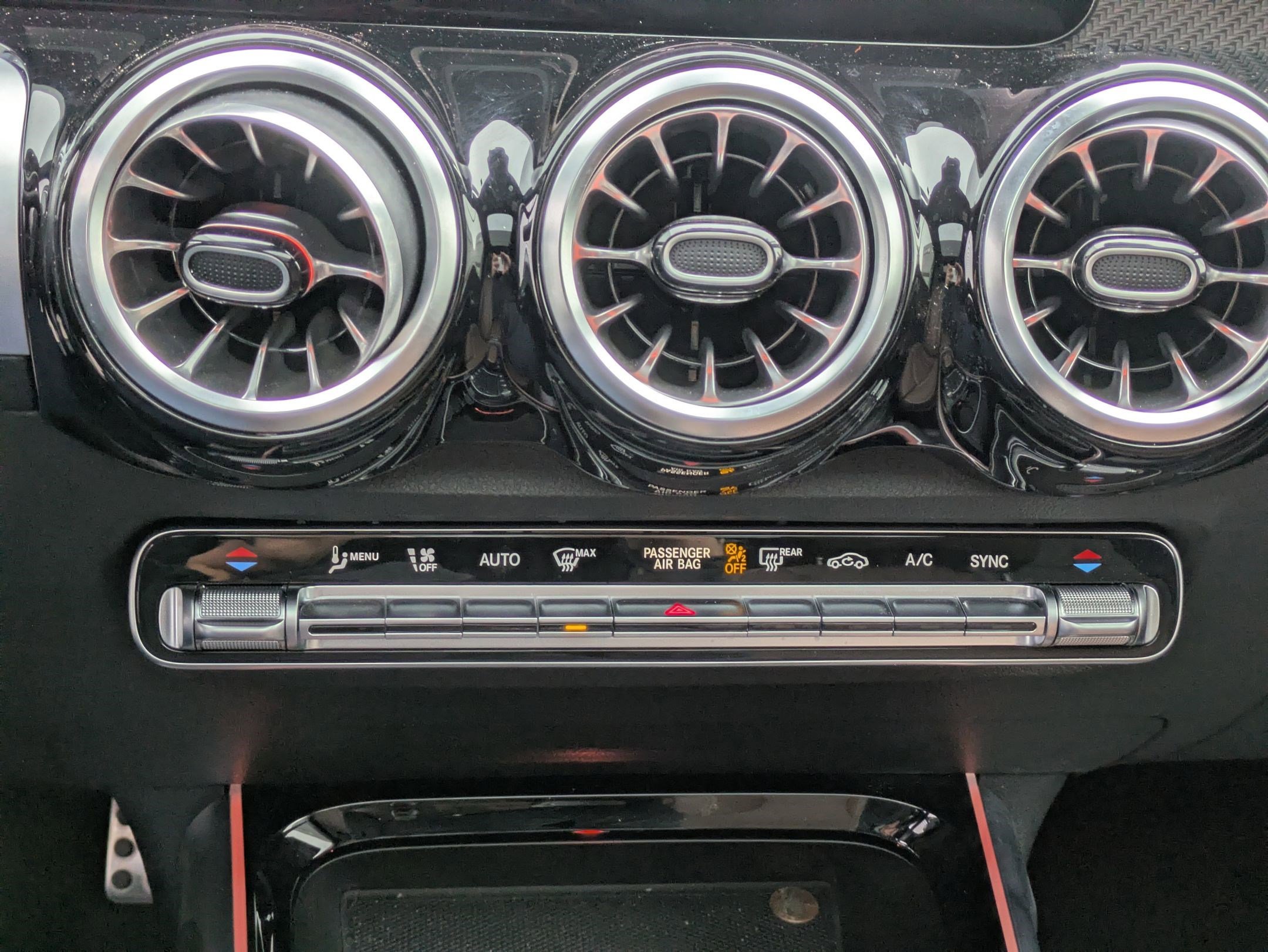 Used 2022 Mercedes-Benz GLB 35 AMG 4MATIC image 23