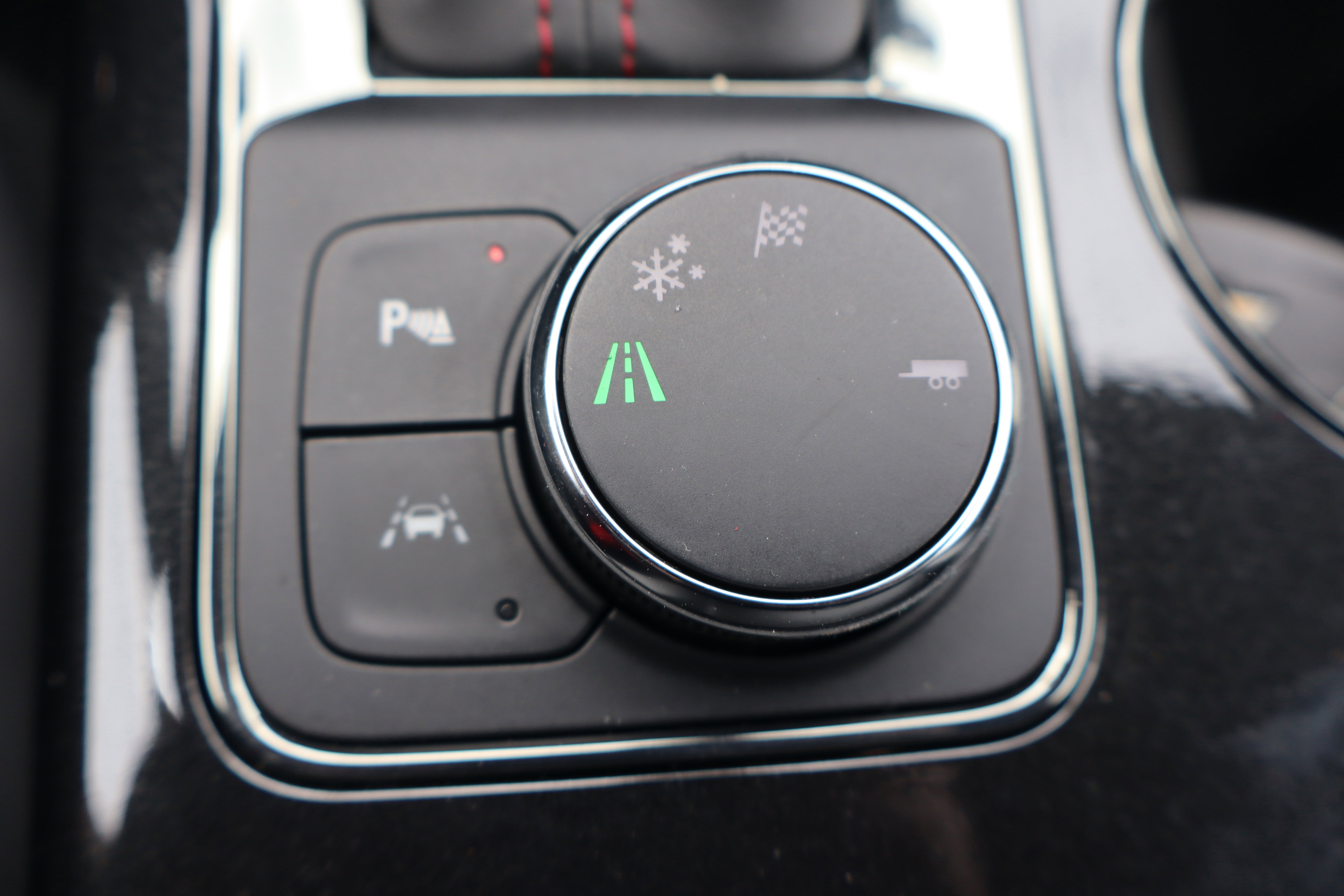 Used 2024 Chevrolet Blazer RS w/ Driver Confidence II Package image 24