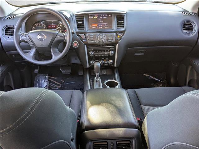 Used 2018 Nissan Pathfinder S image 16
