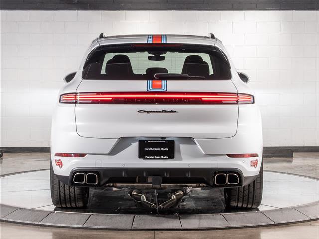 Used 2024 Porsche Cayenne Turbo image 10
