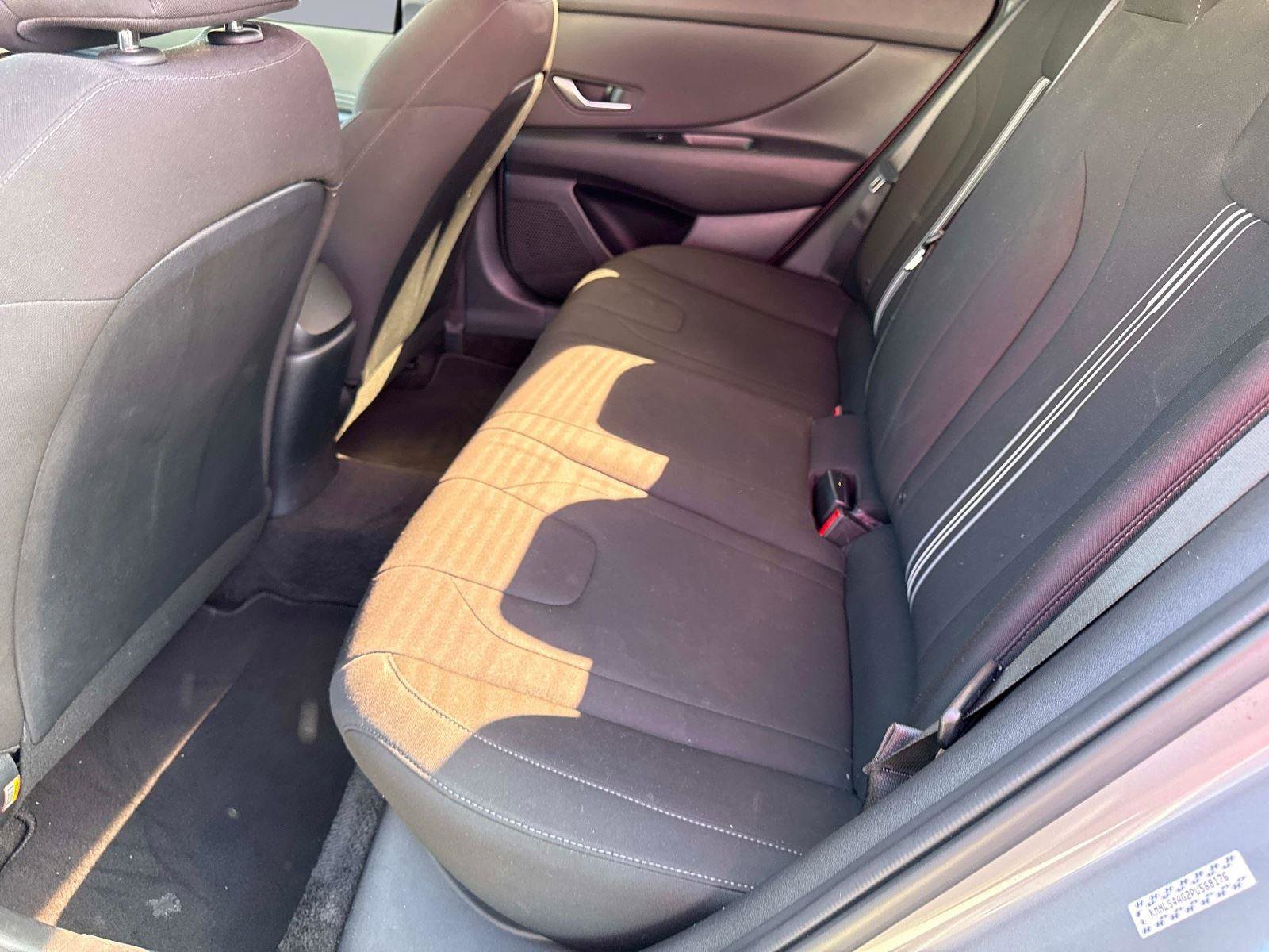 Used 2023 Hyundai Elantra SEL w/ Convenience Package image 13