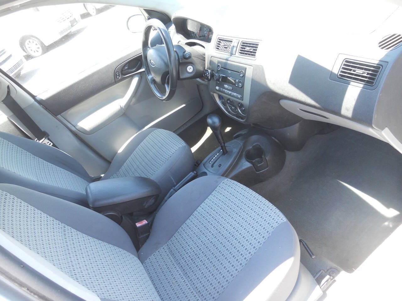 Used 2006 Ford Focus SES FWD image 30