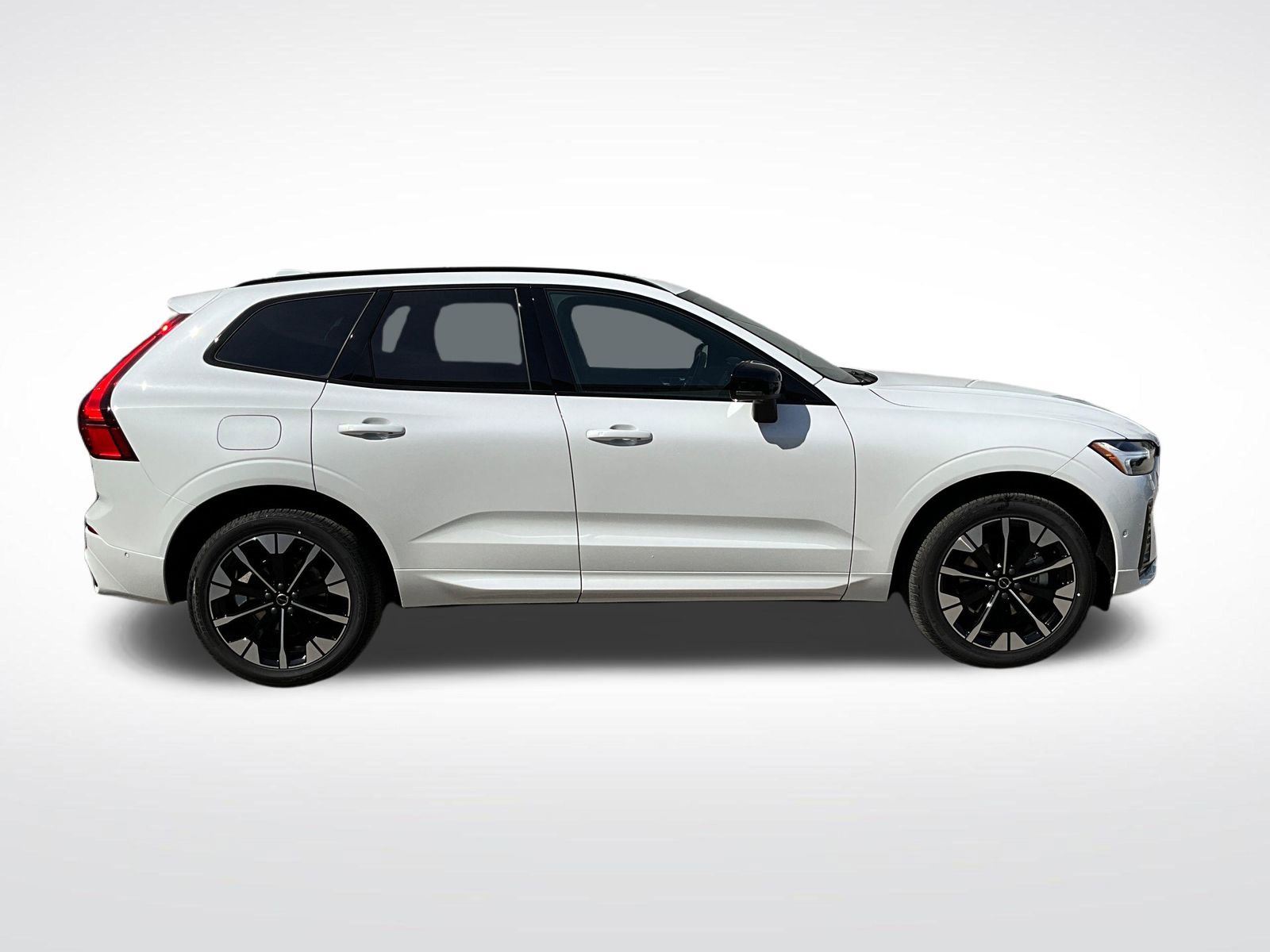 New 2026 Volvo XC60 B5 Plus w/ Climate Package AWD/4WD image 6